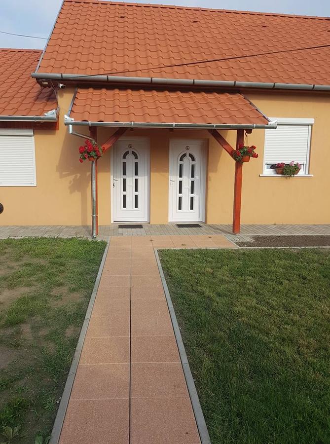 Boroka Vendeghaz Turkeve Hotel Exterior photo